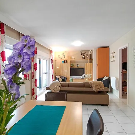 3 Bedroom Gorgeous In Ferienhaus